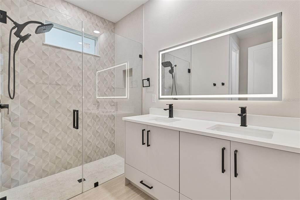For Sale: $398,000 (4 beds, 2 baths, 1704 Square Feet)
