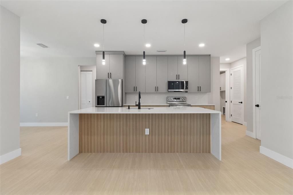 For Sale: $398,000 (4 beds, 2 baths, 1704 Square Feet)