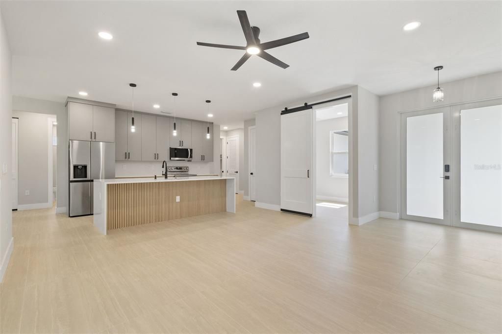 For Sale: $398,000 (4 beds, 2 baths, 1704 Square Feet)