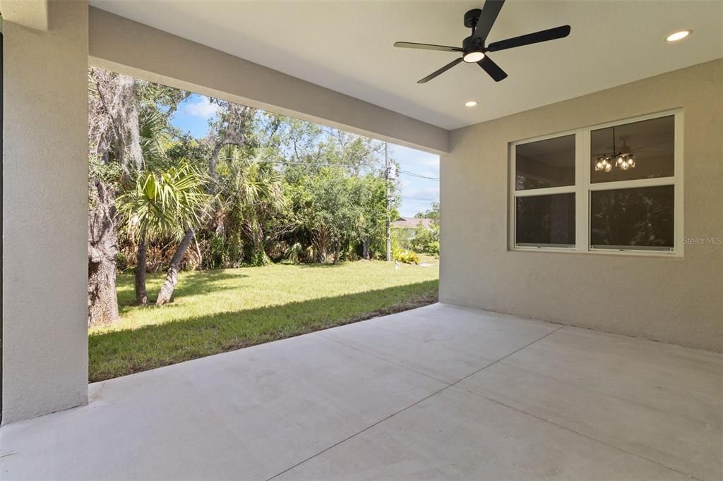 For Sale: $398,000 (4 beds, 2 baths, 1704 Square Feet)