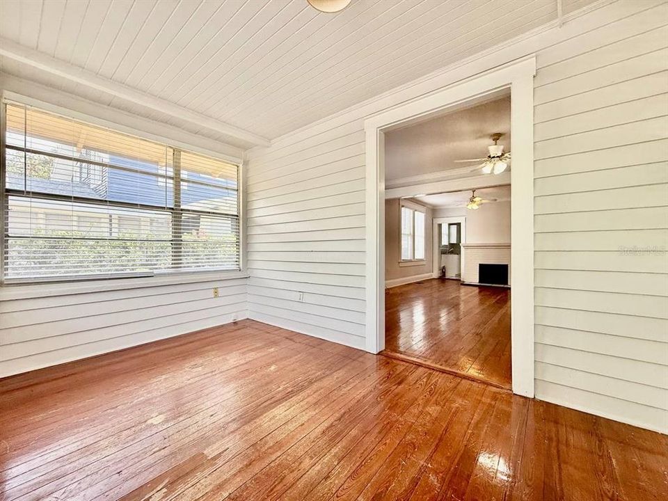 For Rent: $1,875 (2 beds, 1 baths, 2688 Square Feet)