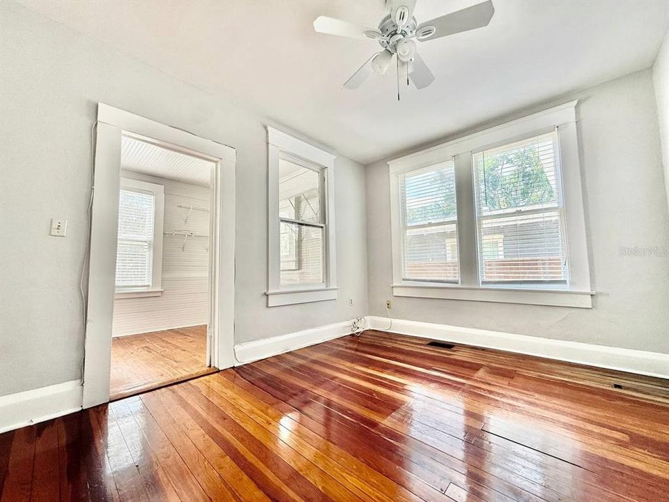 For Rent: $1,875 (2 beds, 1 baths, 2688 Square Feet)