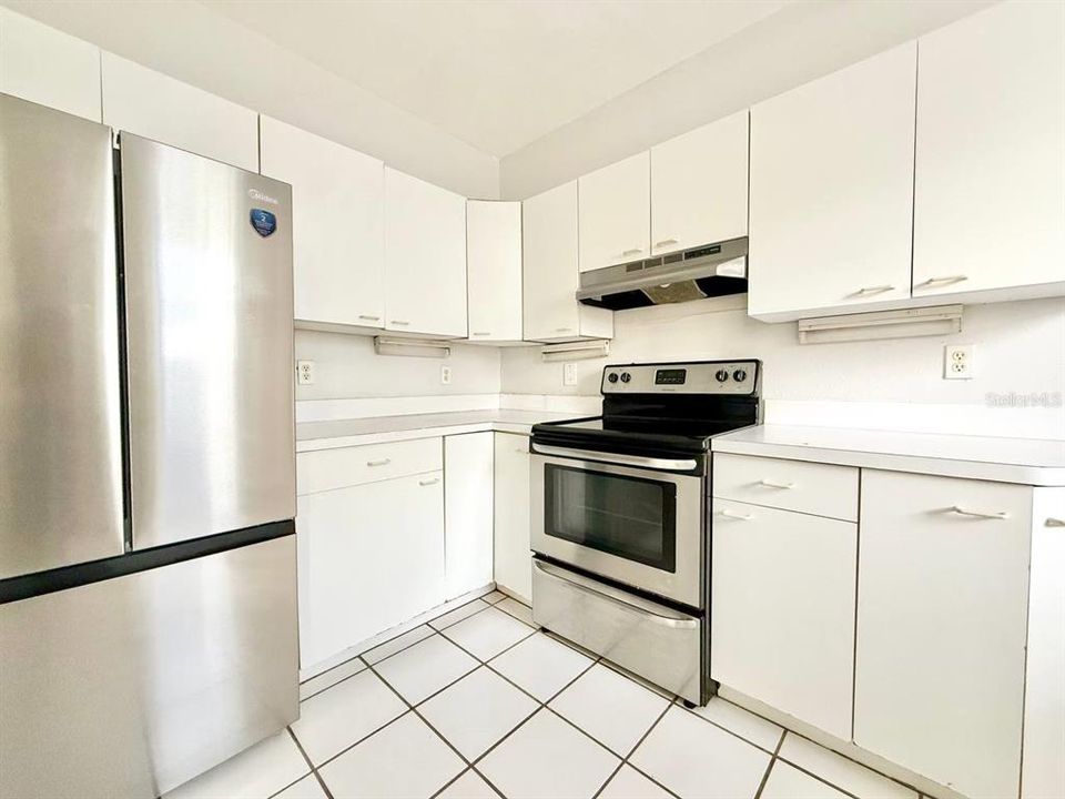 For Rent: $1,875 (2 beds, 1 baths, 2688 Square Feet)