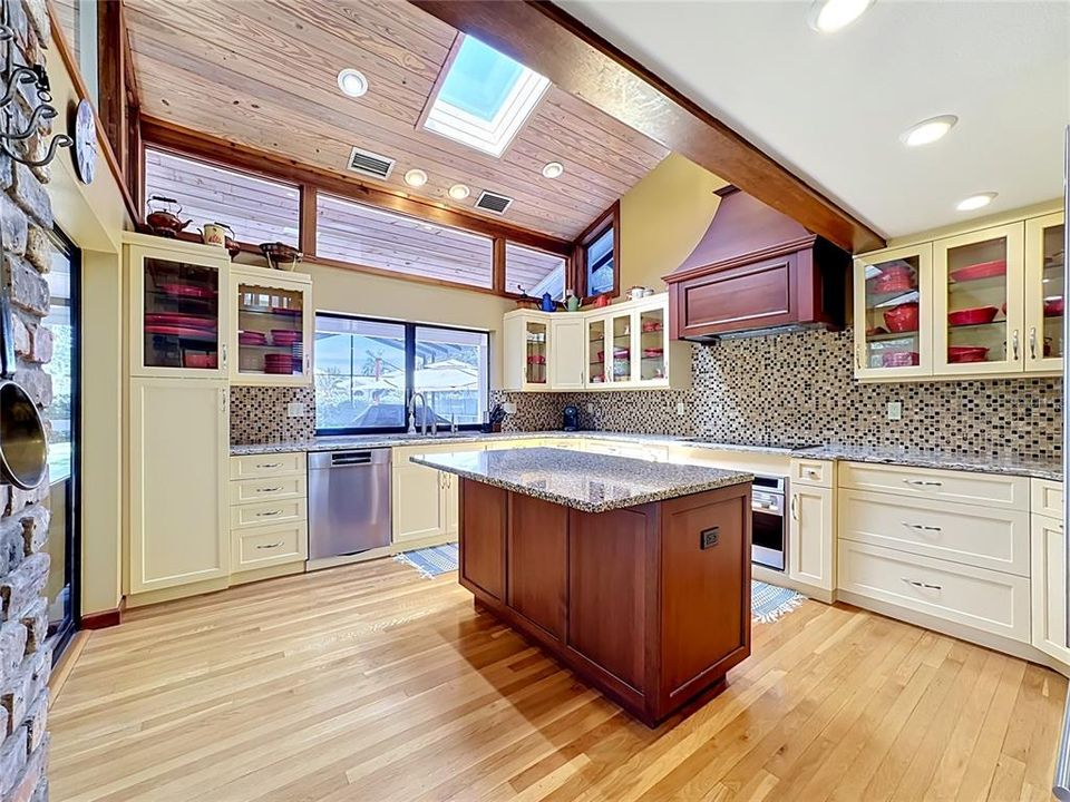 En Venta: $1,400,500 (6 camas, 4 baños, 4828 Pies cuadrados)