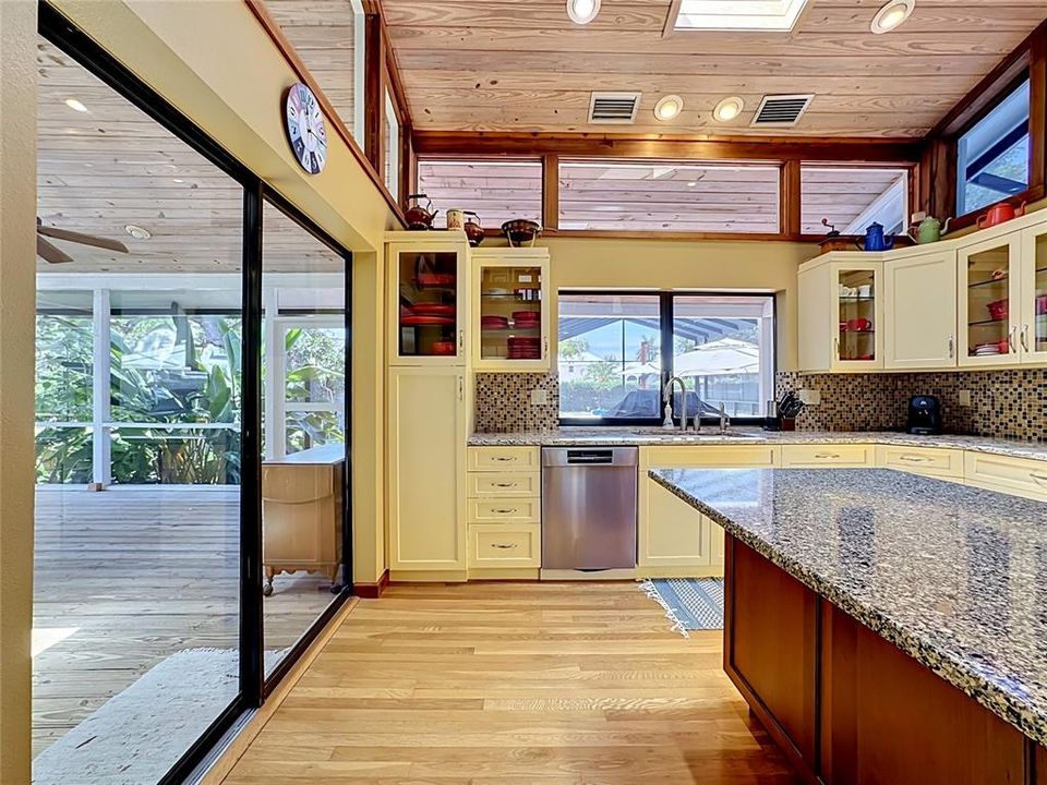 En Venta: $1,400,500 (6 camas, 4 baños, 4828 Pies cuadrados)