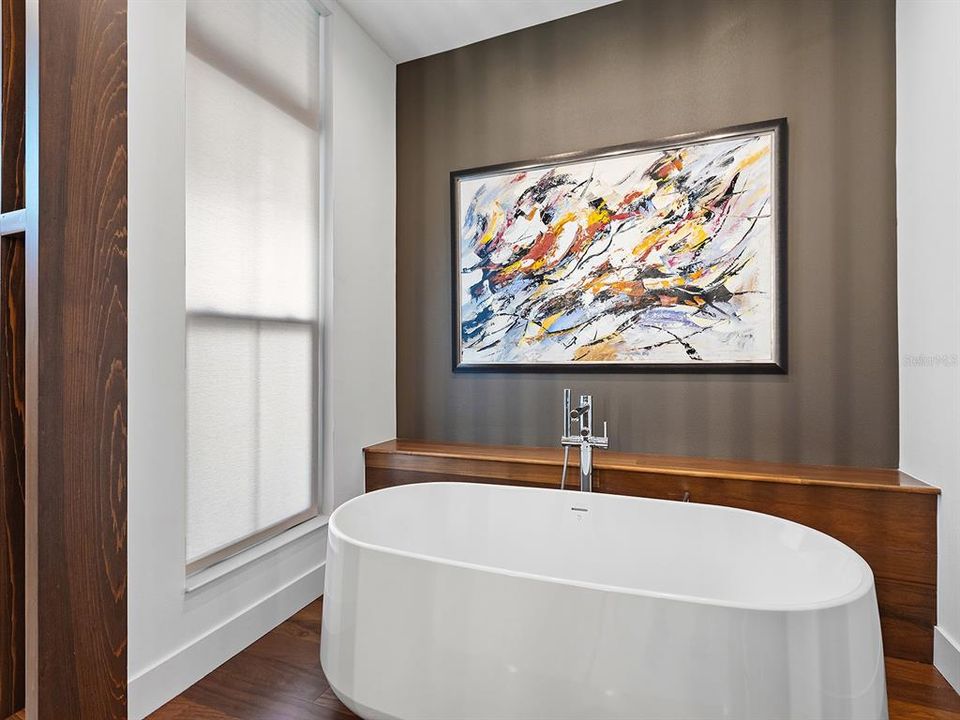 For Sale: $3,349,000 (3 beds, 4 baths, 3474 Square Feet)