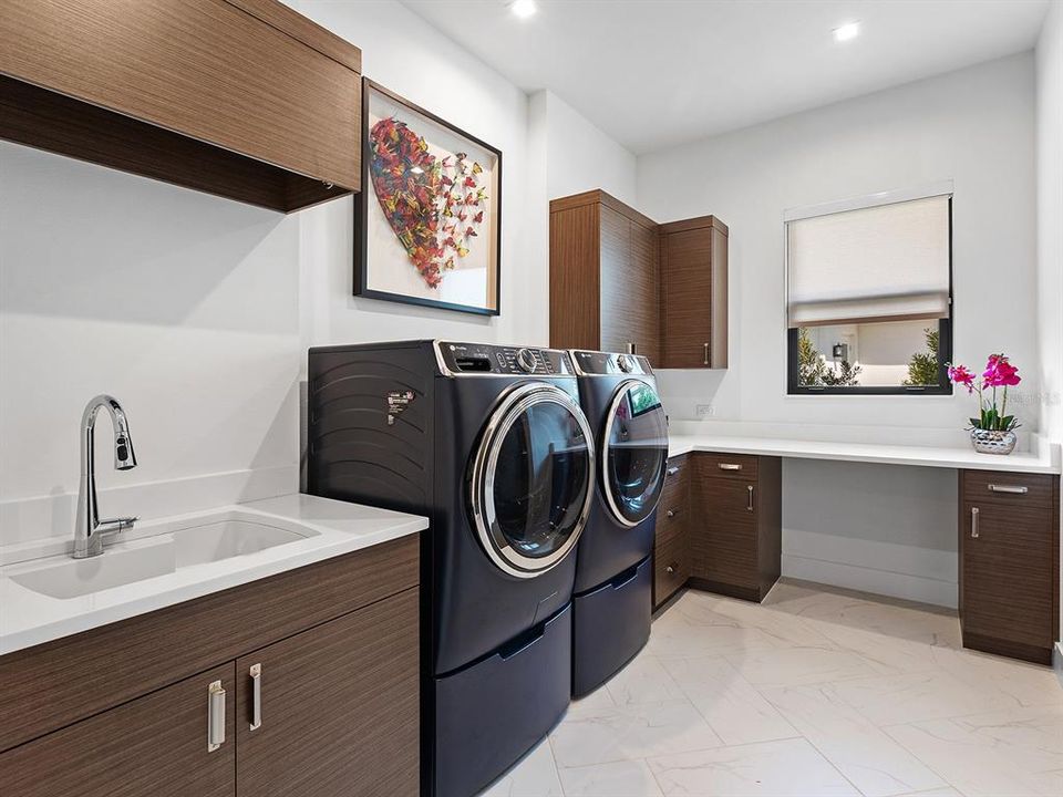 For Sale: $3,349,000 (3 beds, 4 baths, 3474 Square Feet)