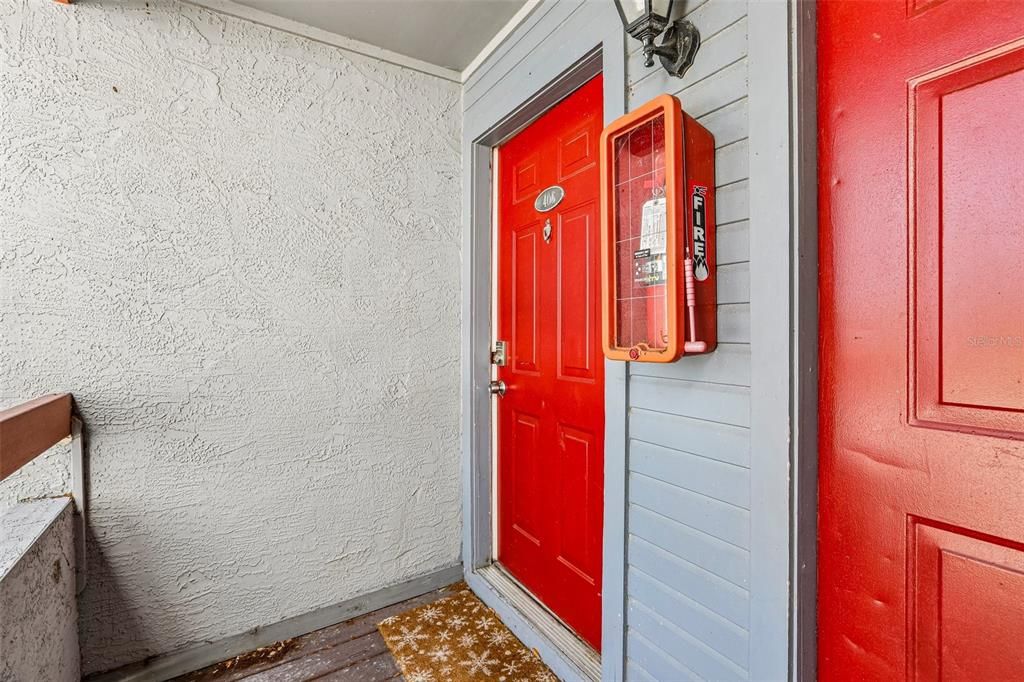 For Sale: $150,000 (1 beds, 1 baths, 742 Square Feet)