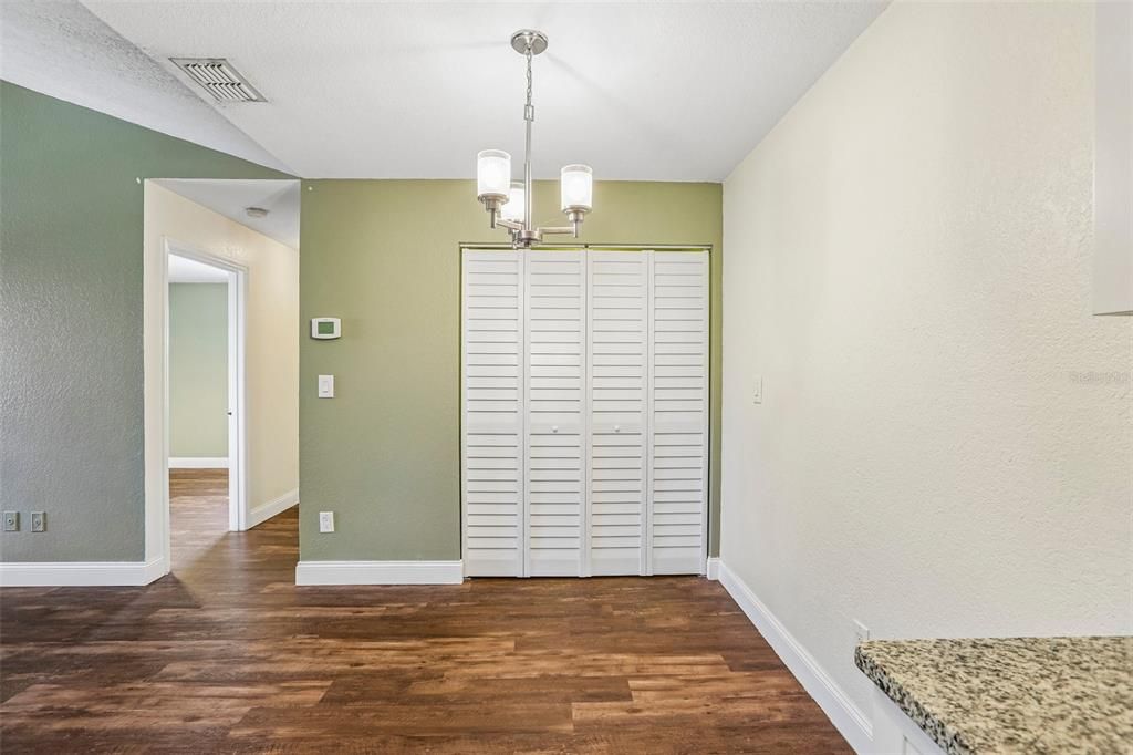 For Sale: $150,000 (1 beds, 1 baths, 742 Square Feet)