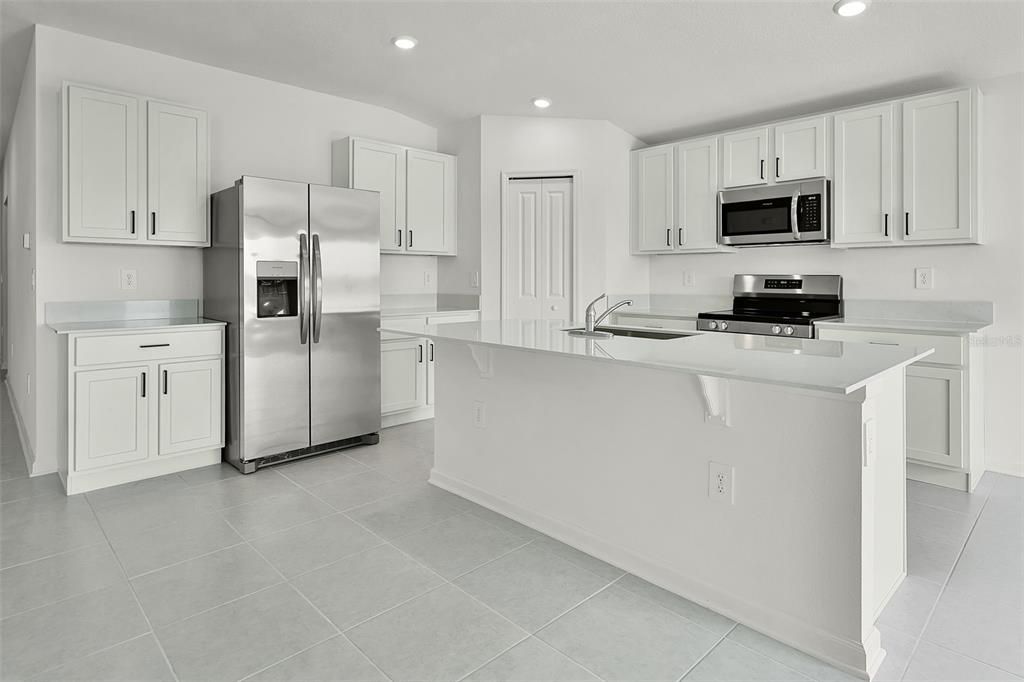 For Rent: $2,050 (4 beds, 2 baths, 1842 Square Feet)