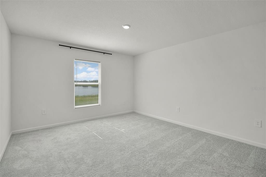 For Rent: $2,050 (4 beds, 2 baths, 1842 Square Feet)