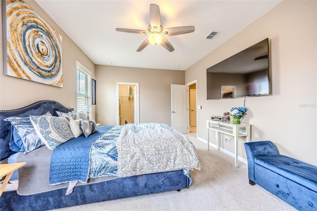 For Sale: $1,250,000 (6 beds, 4 baths, 4656 Square Feet)