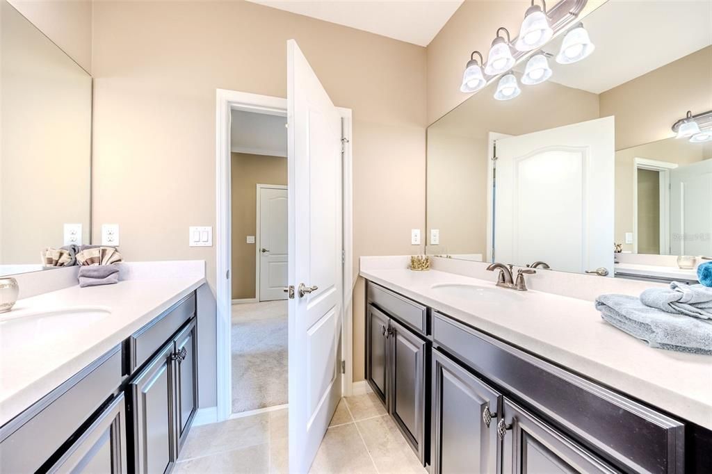 For Sale: $1,250,000 (6 beds, 4 baths, 4656 Square Feet)