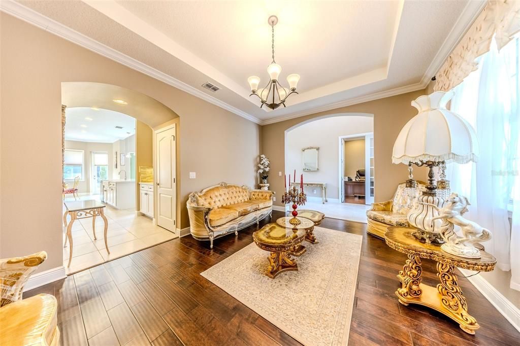 For Sale: $1,250,000 (6 beds, 4 baths, 4656 Square Feet)