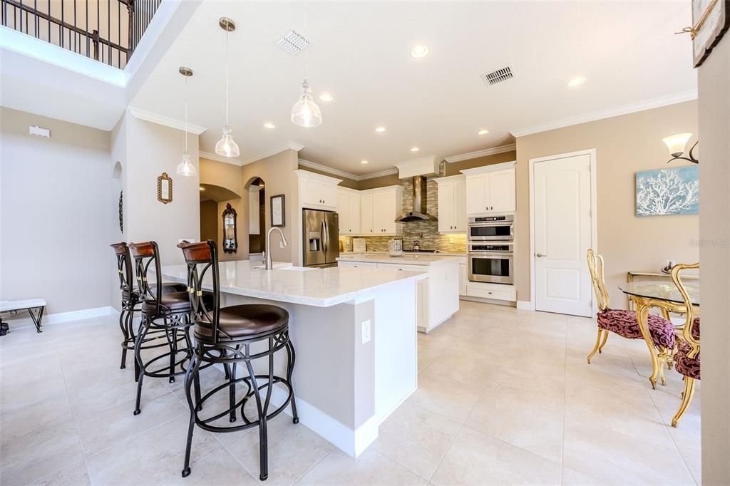 For Sale: $1,250,000 (6 beds, 4 baths, 4656 Square Feet)