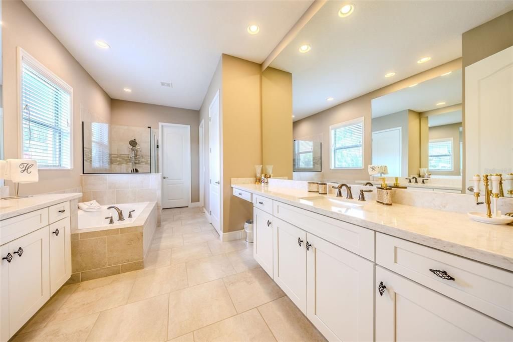 For Sale: $1,250,000 (6 beds, 4 baths, 4656 Square Feet)