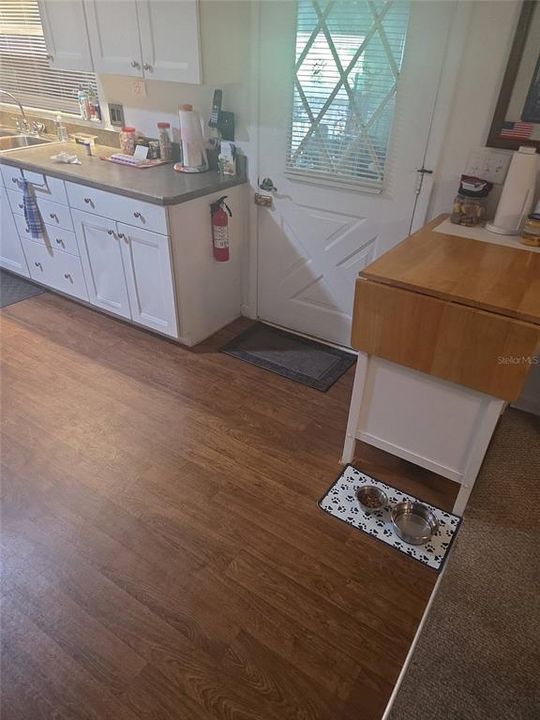 For Sale: $182,500 (2 beds, 1 baths, 1056 Square Feet)