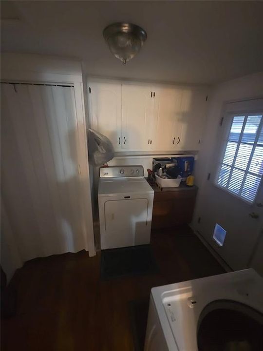 For Sale: $182,500 (2 beds, 1 baths, 1056 Square Feet)