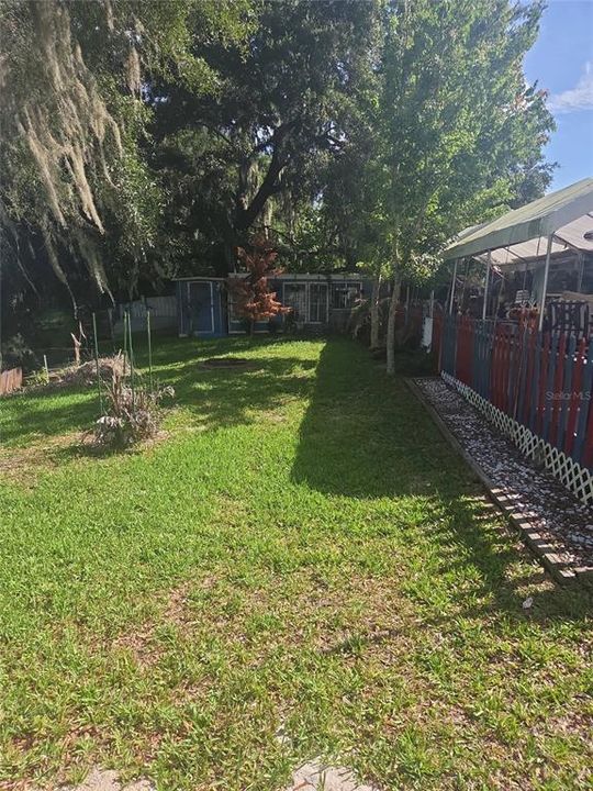 For Sale: $182,500 (2 beds, 1 baths, 1056 Square Feet)