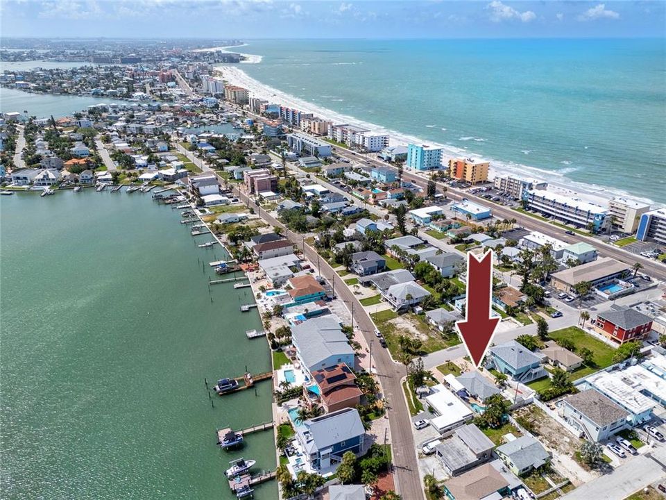 For Sale: $599,000 (2 beds, 1 baths, 1142 Square Feet)