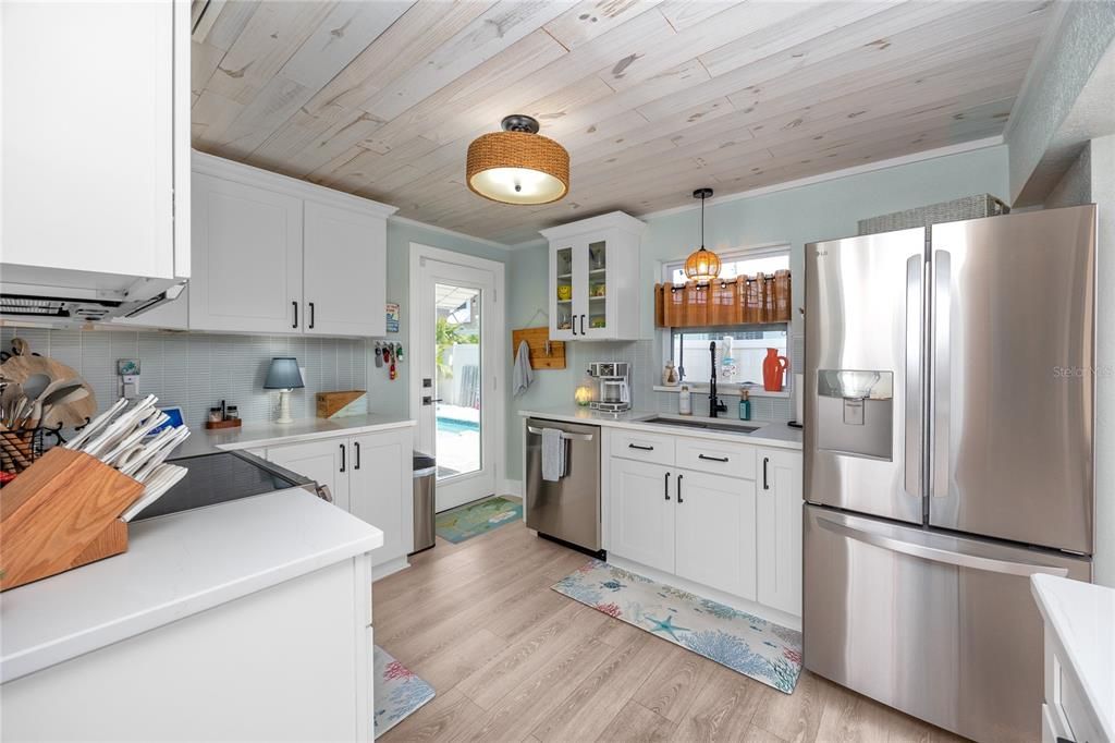 For Sale: $599,000 (2 beds, 1 baths, 1142 Square Feet)