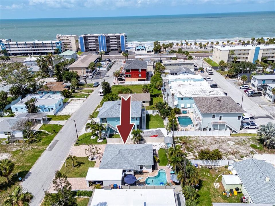 For Sale: $599,000 (2 beds, 1 baths, 1142 Square Feet)