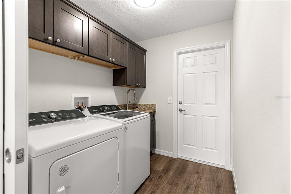 For Sale: $339,000 (4 beds, 3 baths, 1756 Square Feet)