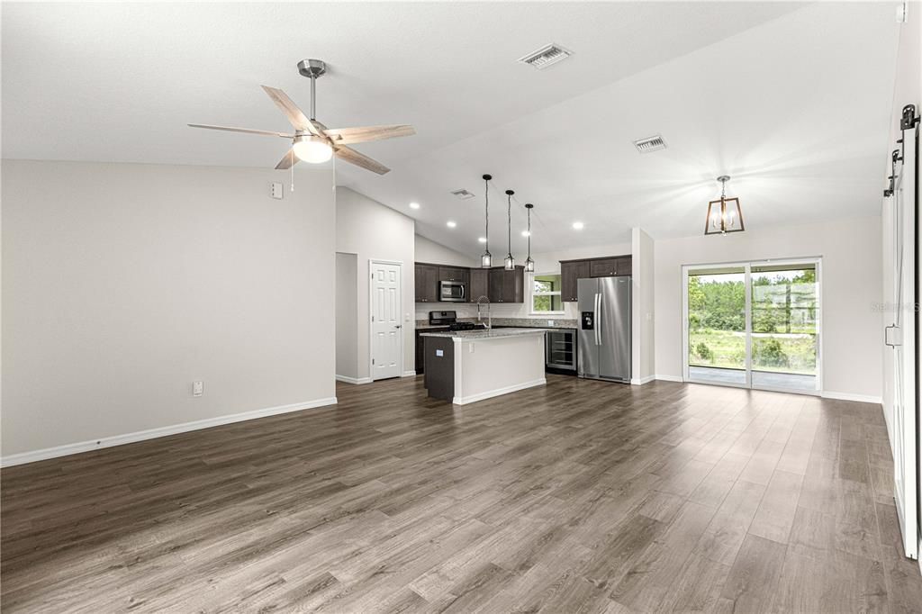 For Sale: $339,000 (4 beds, 3 baths, 1756 Square Feet)