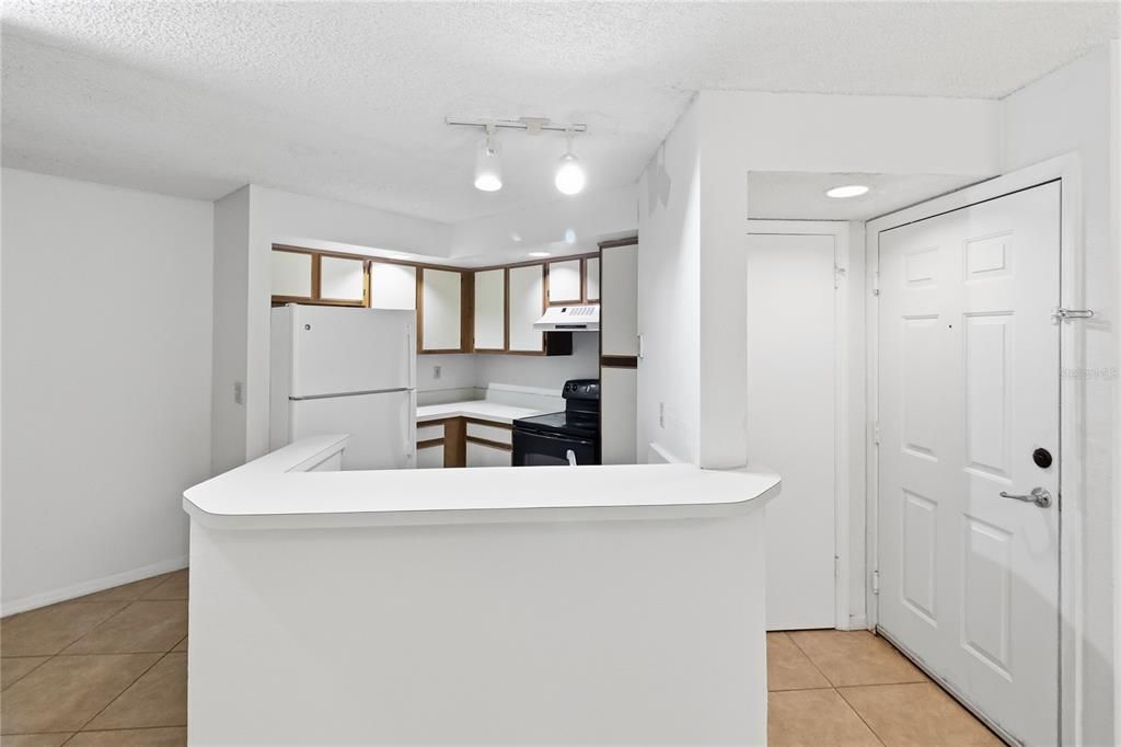 For Sale: $155,000 (2 beds, 2 baths, 1054 Square Feet)