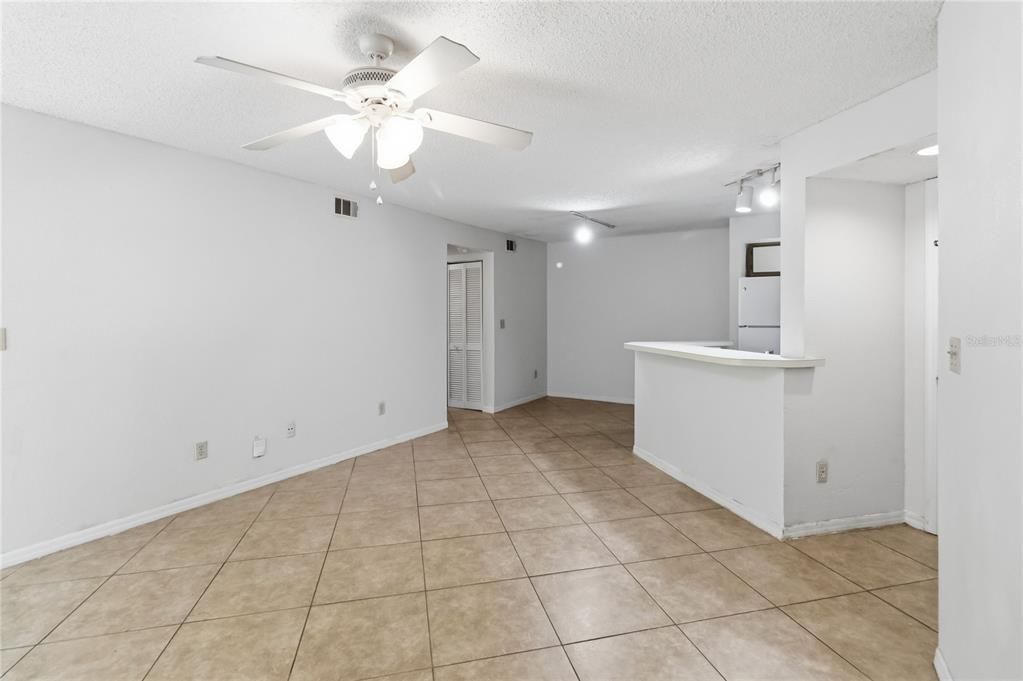 For Sale: $155,000 (2 beds, 2 baths, 1054 Square Feet)