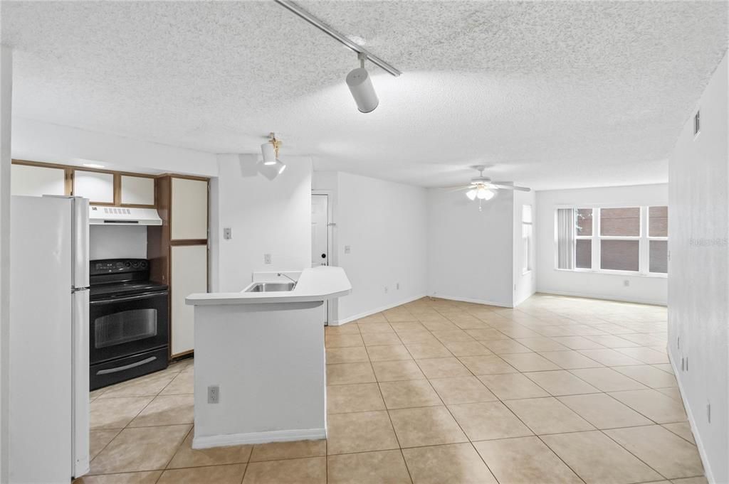 For Sale: $155,000 (2 beds, 2 baths, 1054 Square Feet)