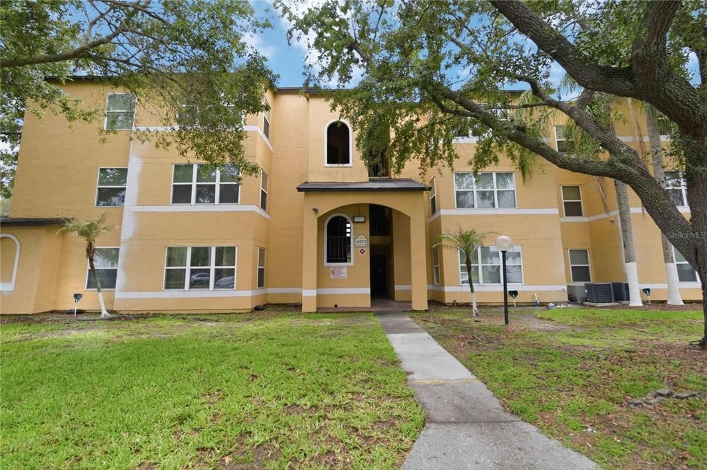 For Sale: $155,000 (2 beds, 2 baths, 1054 Square Feet)