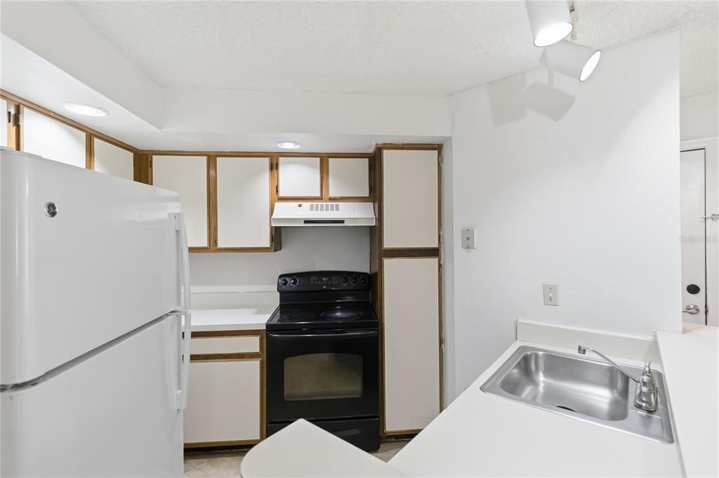 For Sale: $155,000 (2 beds, 2 baths, 1054 Square Feet)