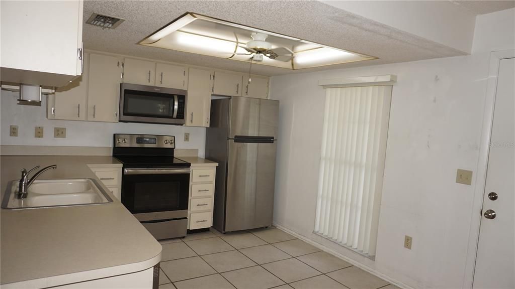 For Sale: $109,900 (2 beds, 2 baths, 1029 Square Feet)