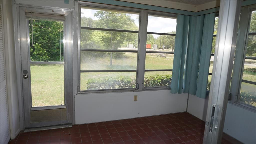 For Sale: $109,900 (2 beds, 2 baths, 1029 Square Feet)