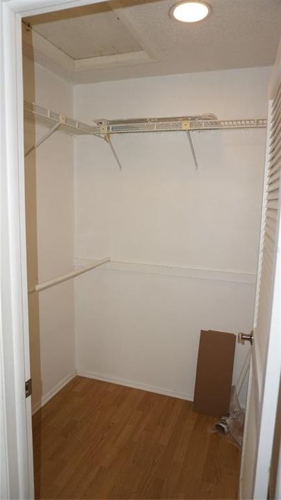 For Sale: $109,900 (2 beds, 2 baths, 1029 Square Feet)