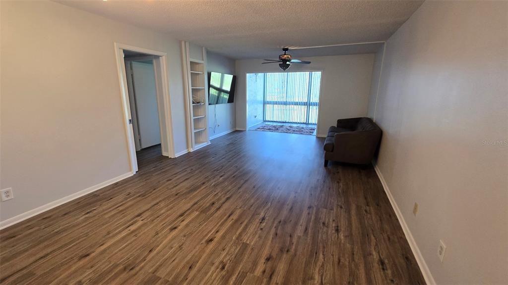 For Sale: $265,000 (2 beds, 2 baths, 1130 Square Feet)