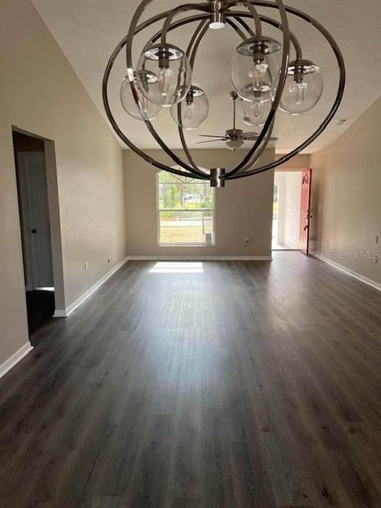 For Rent: $2,395 (3 beds, 2 baths, 1436 Square Feet)