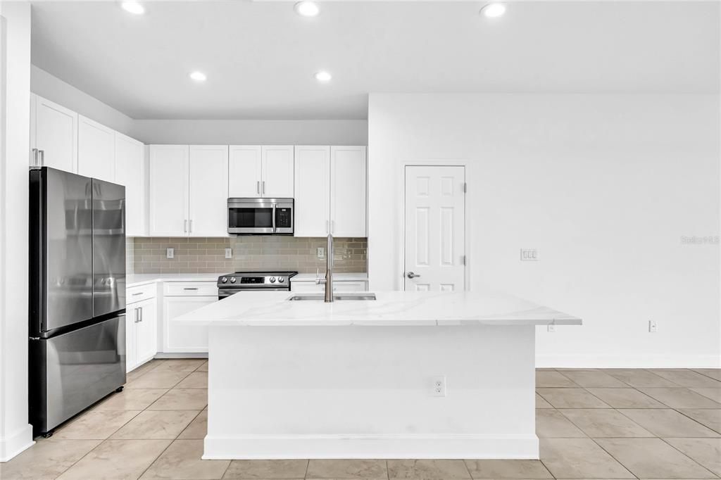 For Rent: $2,795 (3 beds, 2 baths, 1580 Square Feet)