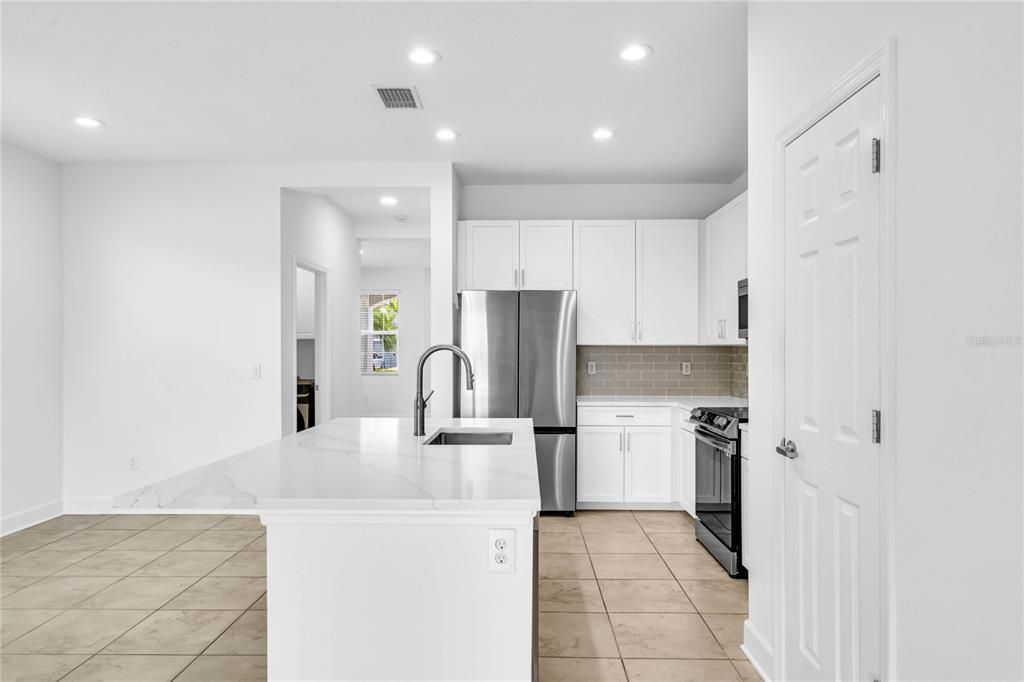 For Rent: $2,795 (3 beds, 2 baths, 1580 Square Feet)