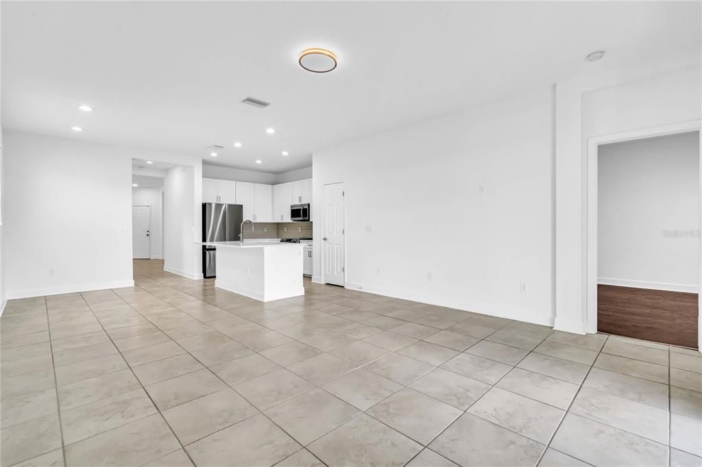 For Rent: $2,795 (3 beds, 2 baths, 1580 Square Feet)