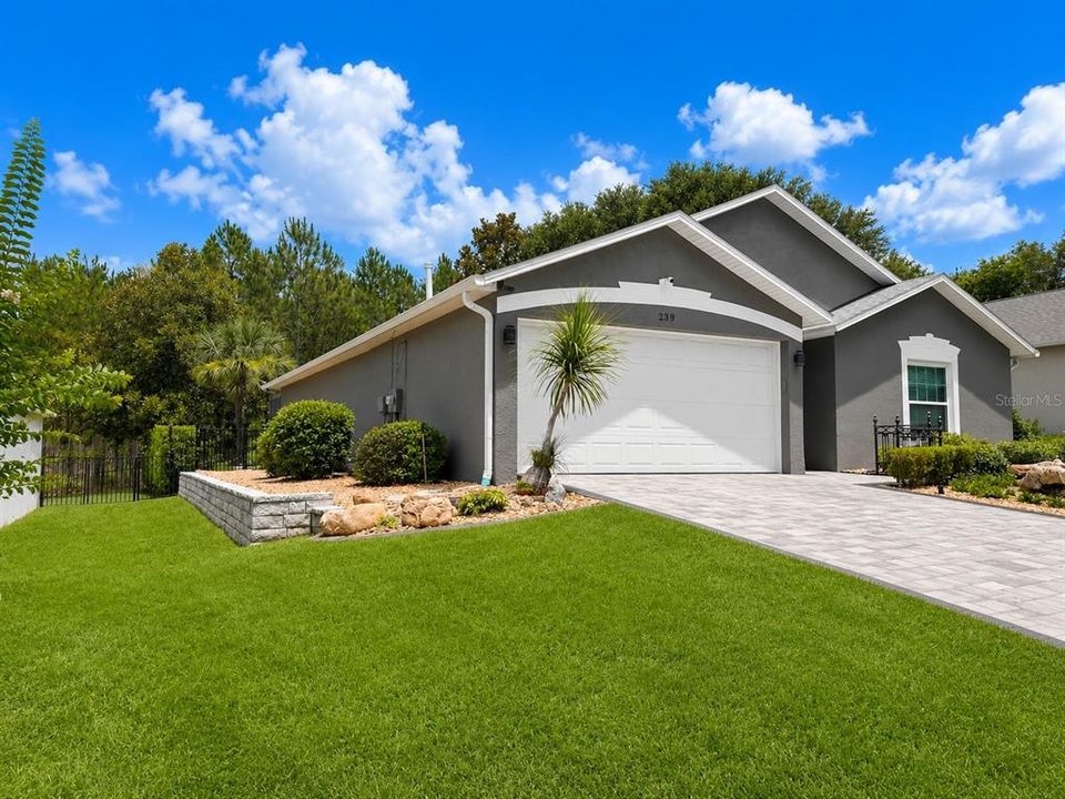For Sale: $359,900 (3 beds, 2 baths, 1600 Square Feet)