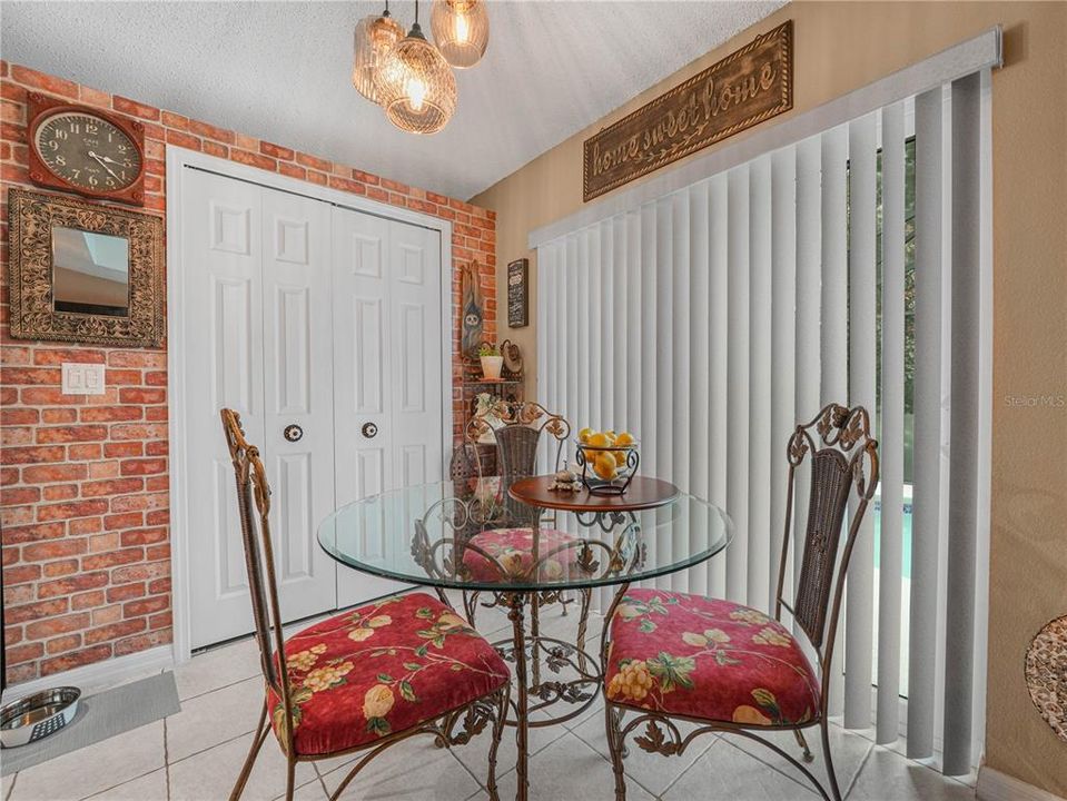 For Sale: $359,900 (3 beds, 2 baths, 1600 Square Feet)