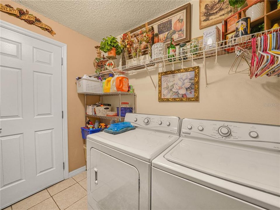 For Sale: $359,900 (3 beds, 2 baths, 1600 Square Feet)