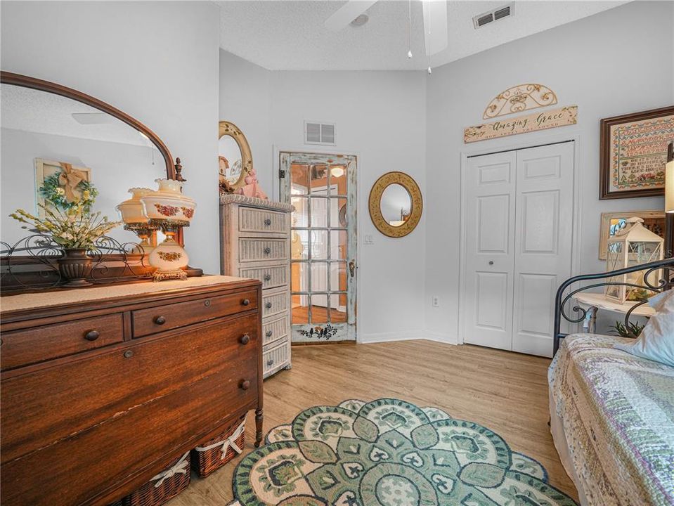For Sale: $359,900 (3 beds, 2 baths, 1600 Square Feet)