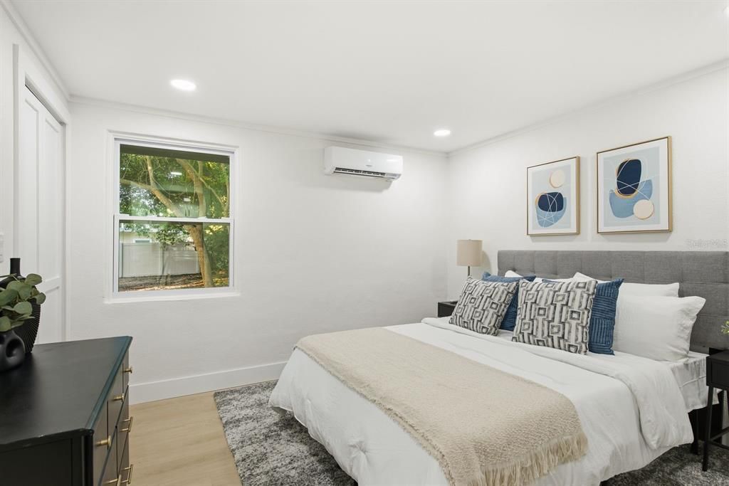 For Sale: $225,000 (2 beds, 1 baths, 744 Square Feet)