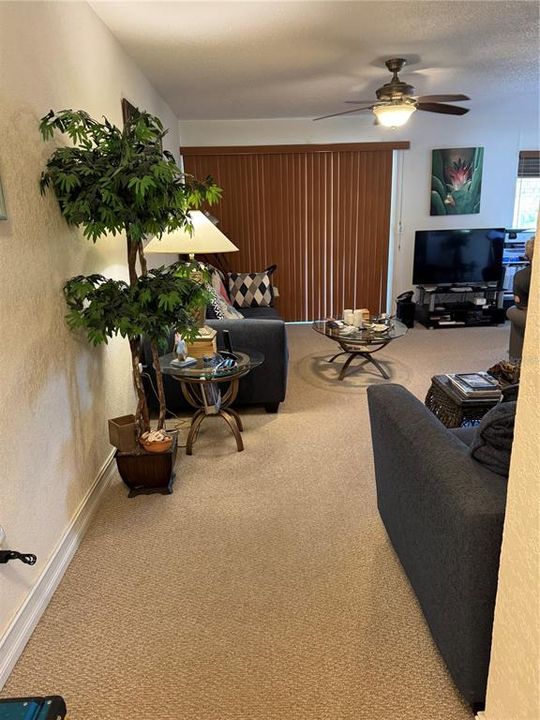 For Sale: $154,000 (1 beds, 1 baths, 768 Square Feet)