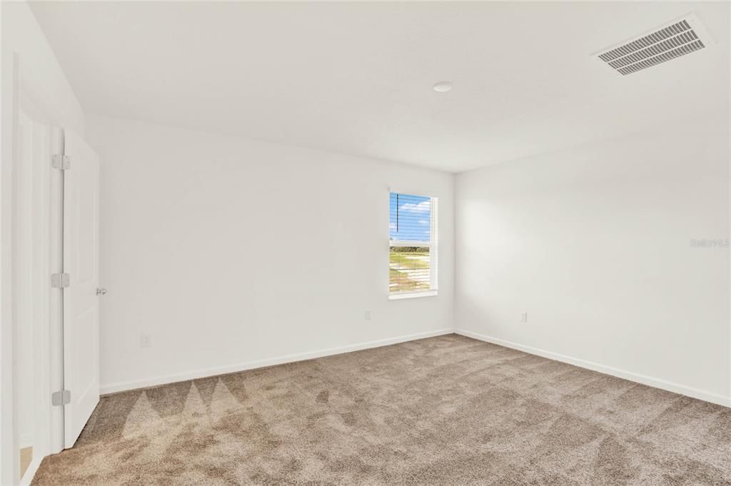 For Rent: $2,098 (4 beds, 2 baths, 1933 Square Feet)
