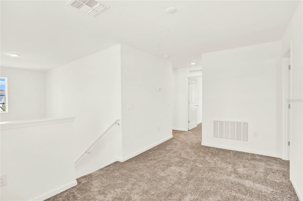 For Rent: $2,098 (4 beds, 2 baths, 1933 Square Feet)