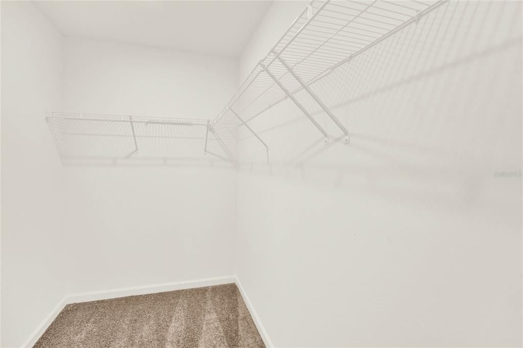 For Rent: $2,098 (4 beds, 2 baths, 1933 Square Feet)